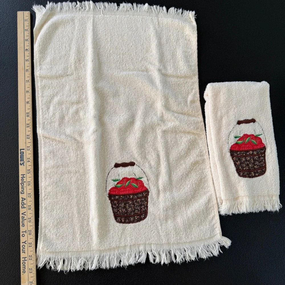 Vintage Apple Basket Applique Hand Towels Set of 2 Cream Fringe Made in USA